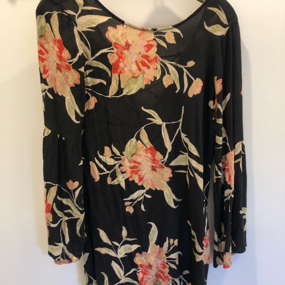 Cute floral dress!